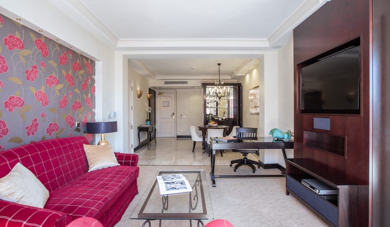 Grand Suite Living Room